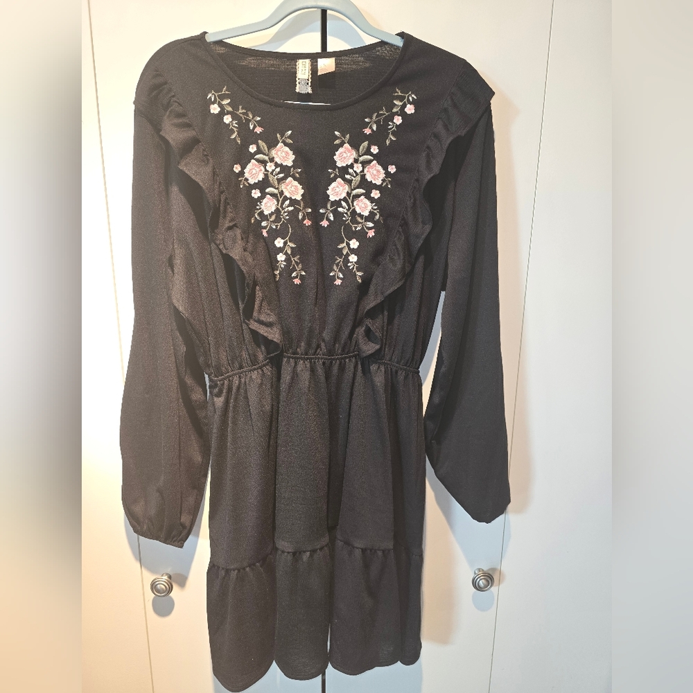 Long Sleeve floral embroidery dress